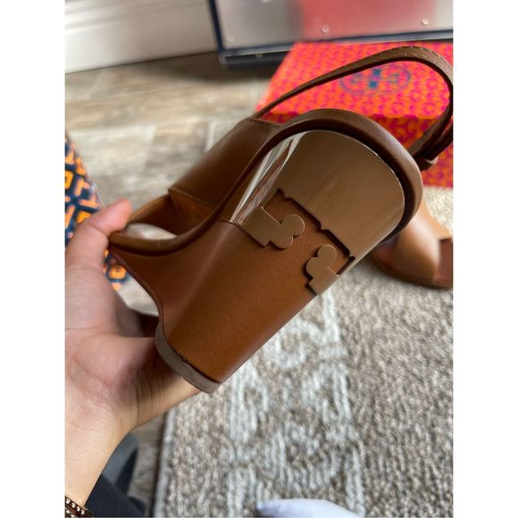 New Tory Burch Gabrielle wedge tan - Picture 6 of 9